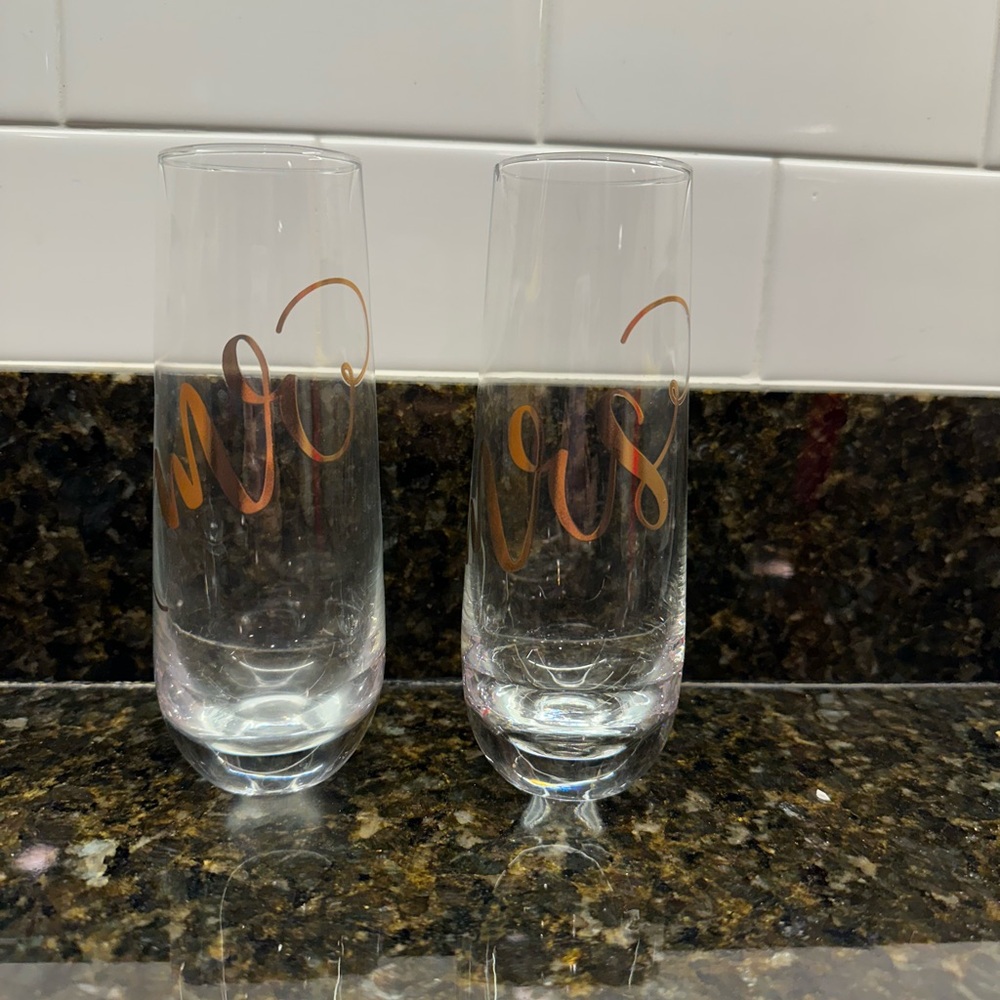 Set of 2 Mr and Mrs Champagne Toasting Flutes for Bride and Groom